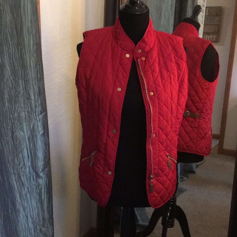 Super cute, red vest, like new!